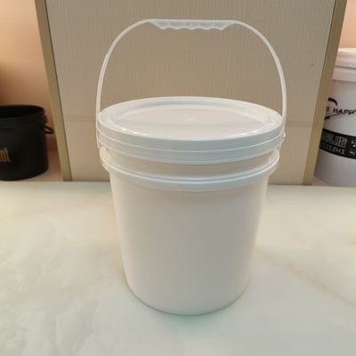 सफेद काला 10L गोल प्लास्टिक बाल्टी सील ढक्कन के साथ पीपी सामग्री